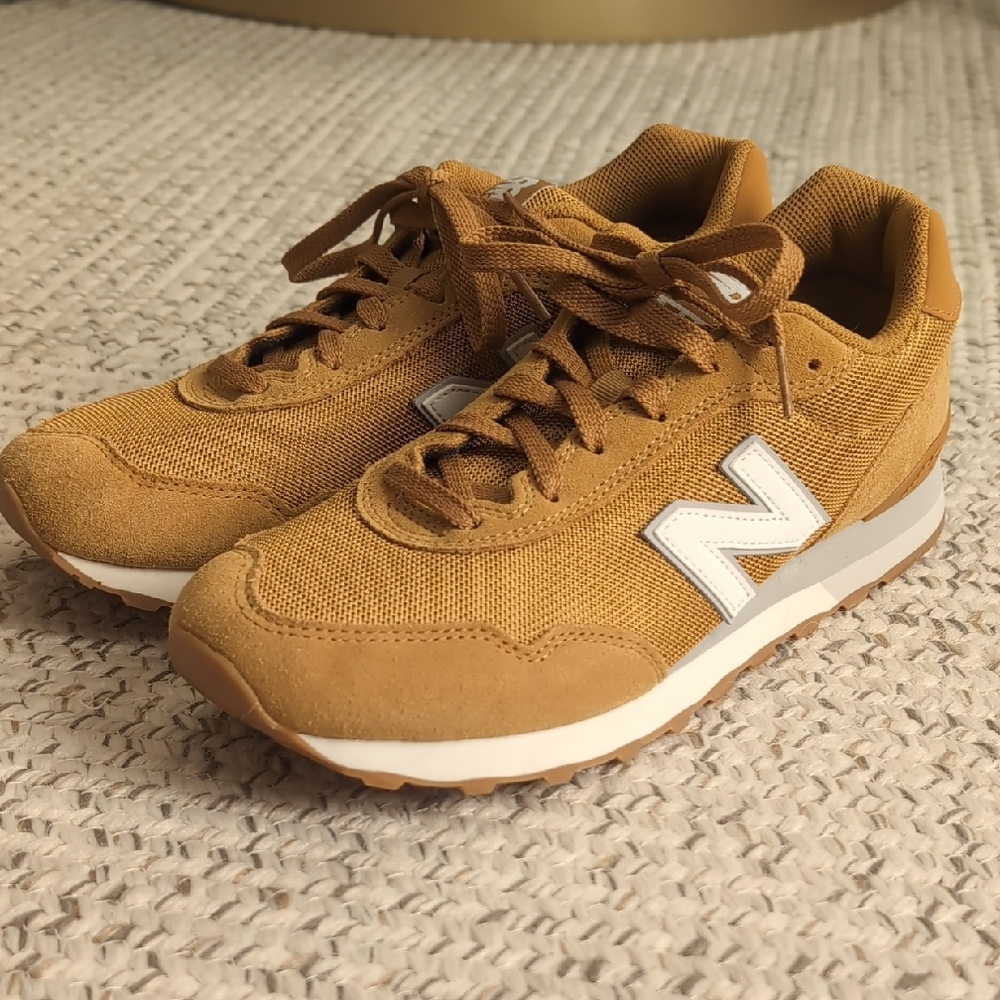 New Balance Men's Brown Sneakers